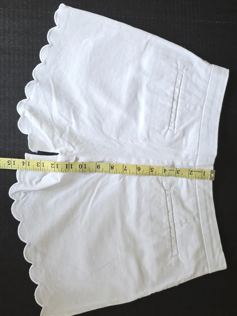 Banana Republic White Scalloped Shorts High Waisted Quiet Luxury Coastal Chic - Picture 6 of 6